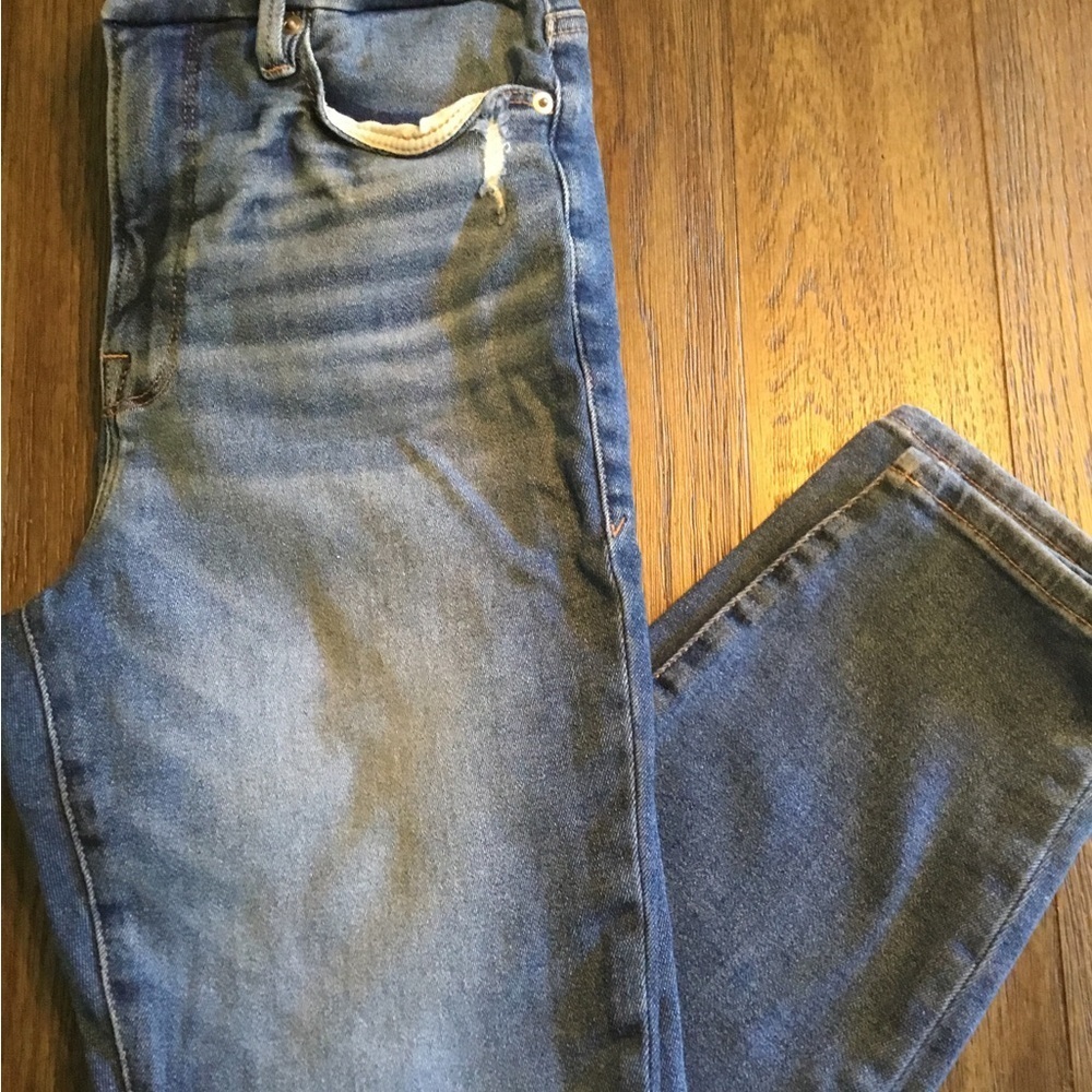 Good American Classic Blue Straight Jeans
